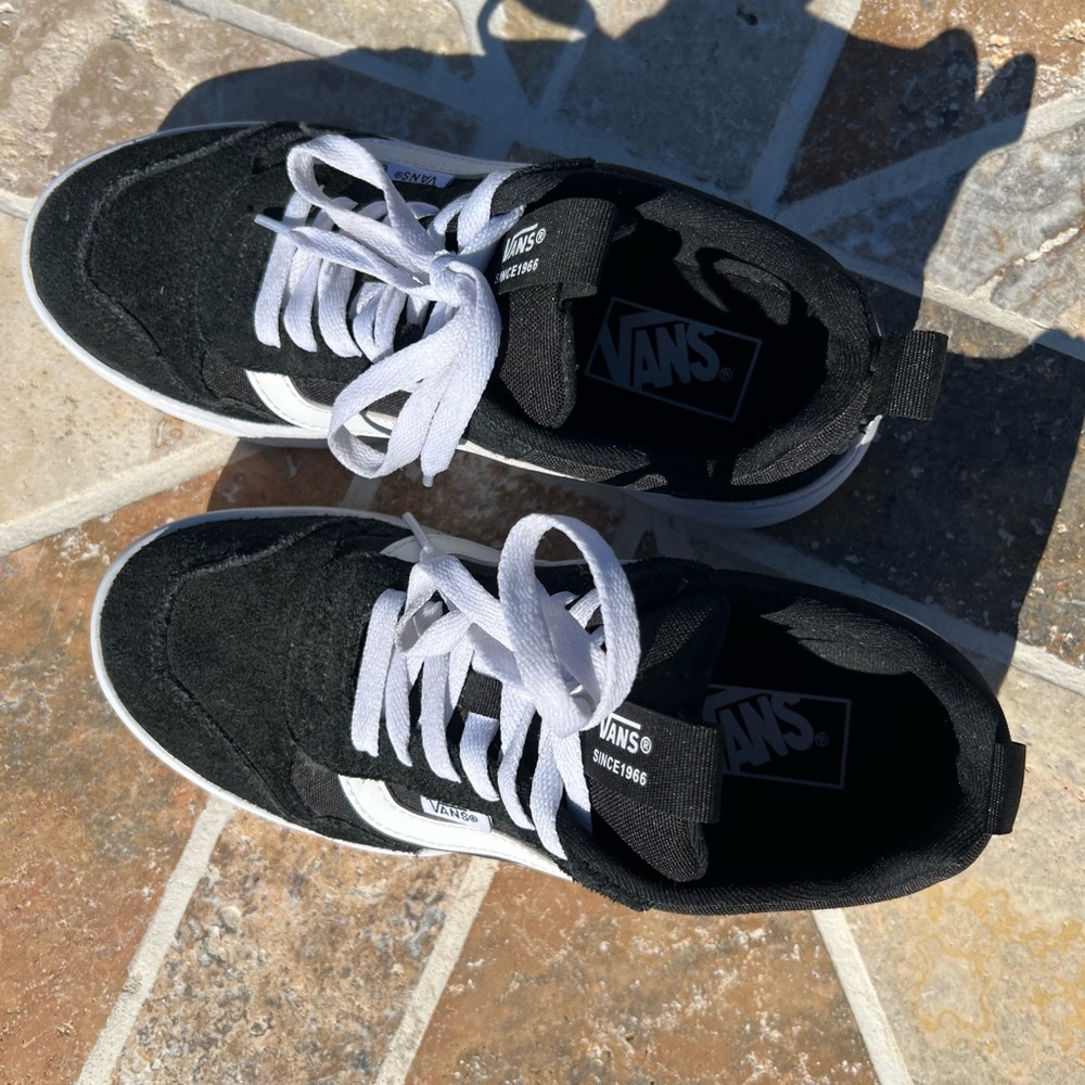 Vans Black and White Classic Sneakers - Picture 4 of 4